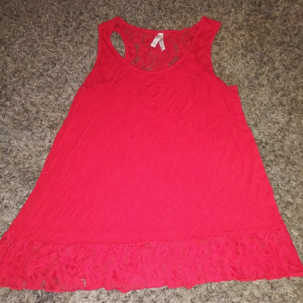 3 Tank top bundle. - Picture 6 of 8